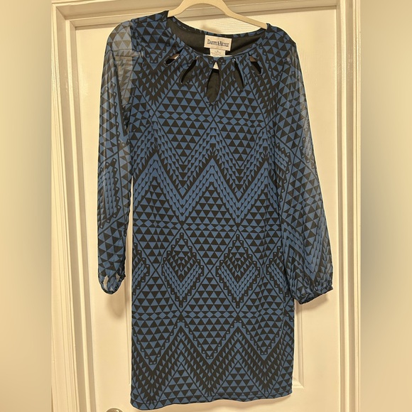 Danny & Nicole Dresses & Skirts - Danny & Nicole Blue and Black Patterned Long Sleeve Dress
